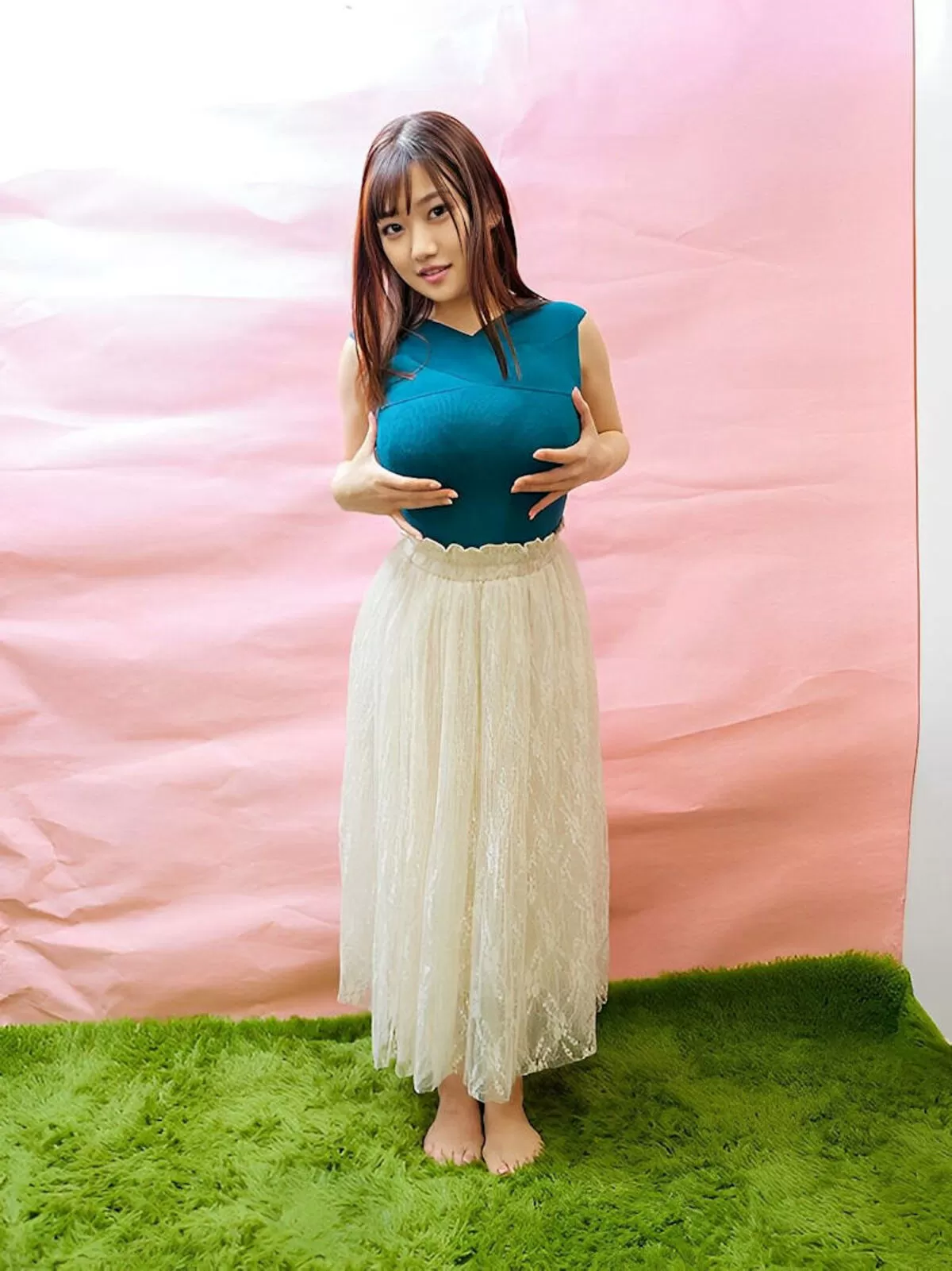 乳袋がくっきりなエロいおっぱい画像126