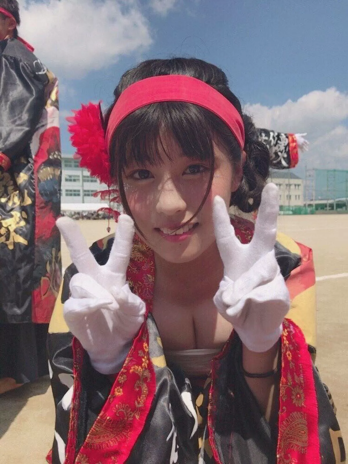 JKの谷間エロ画像006