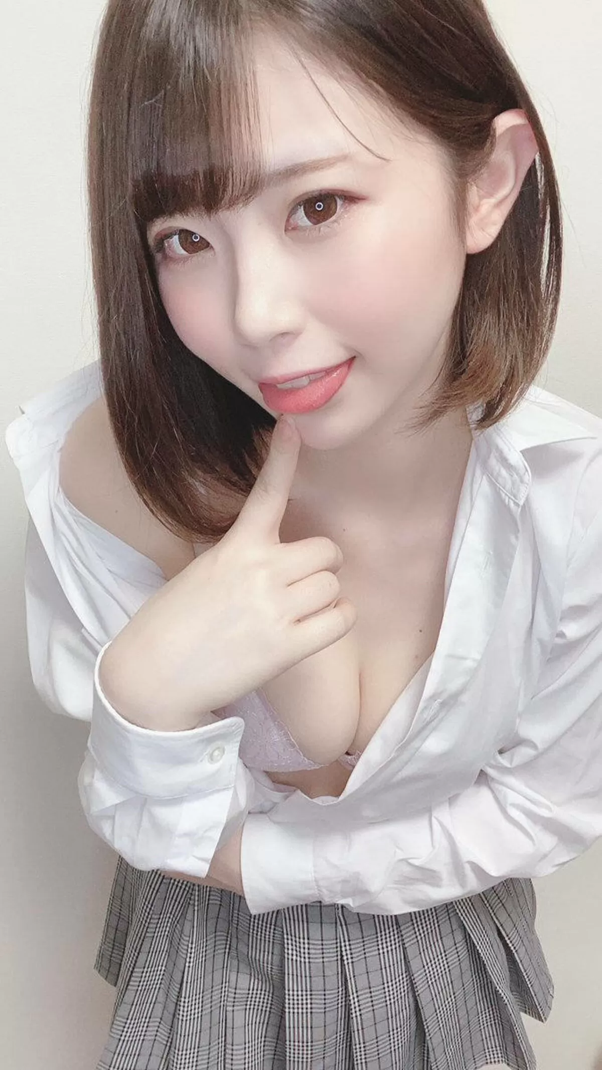 JKの谷間エロ画像016