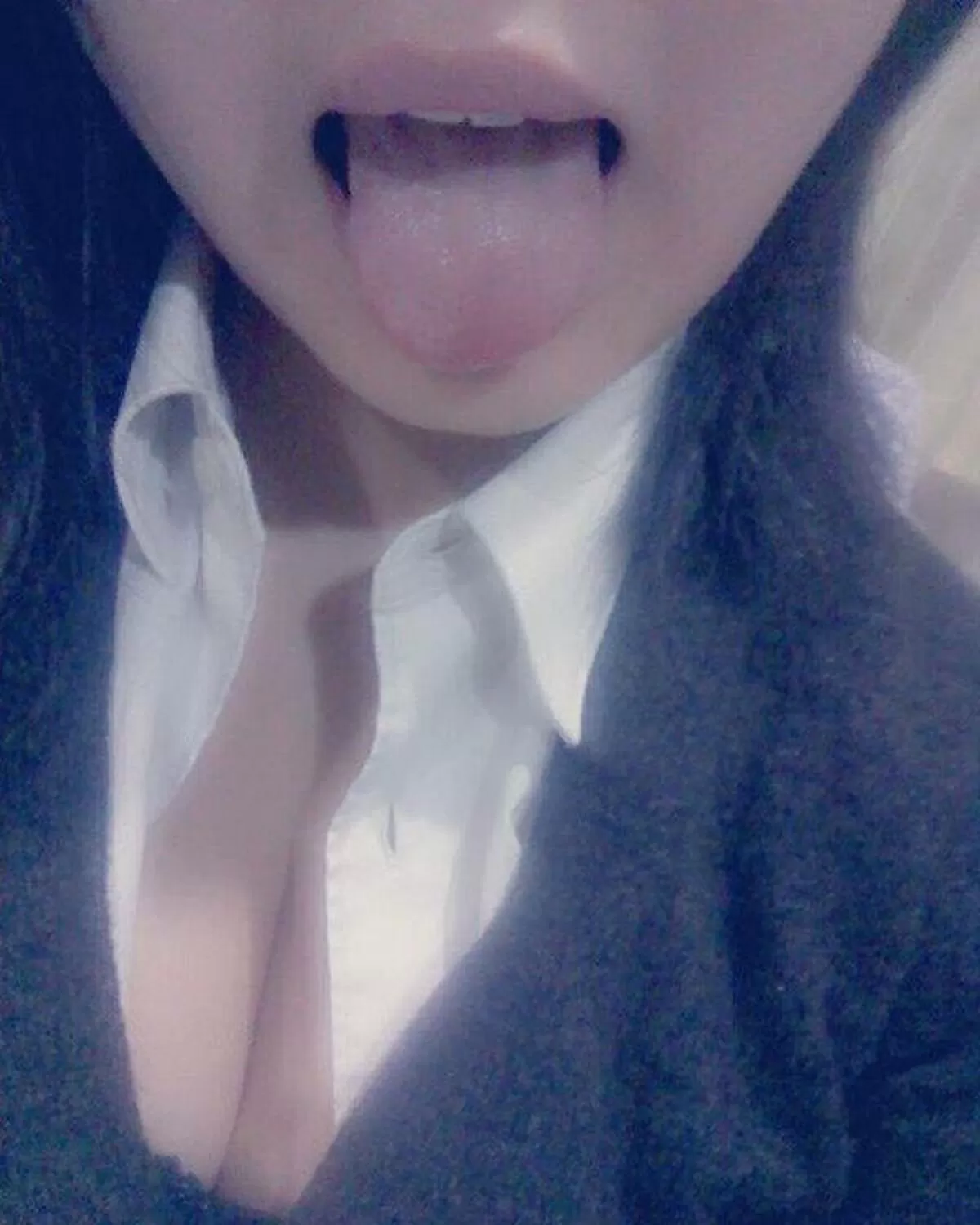 JKの谷間エロ画像056