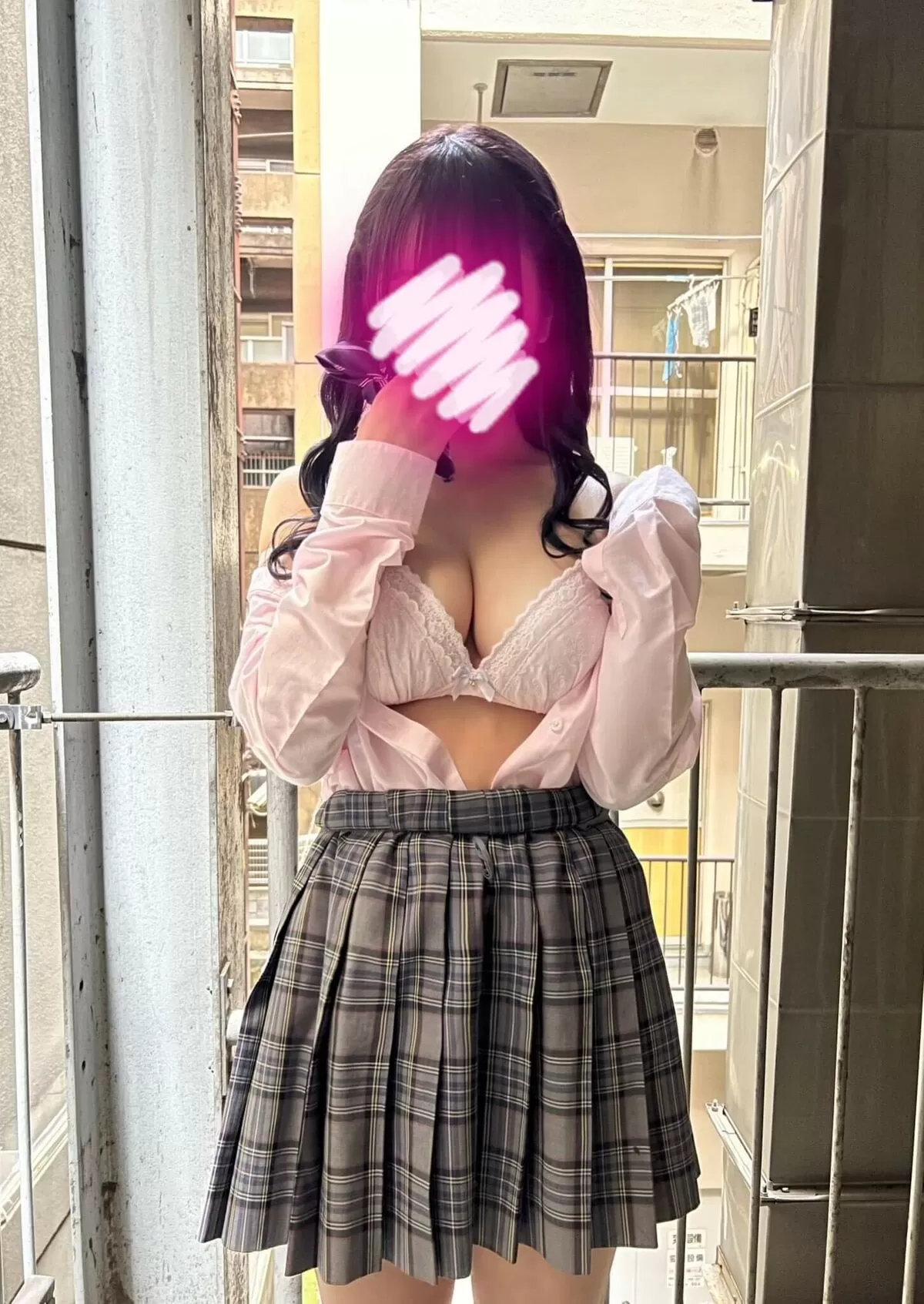 JKの谷間エロ画像064