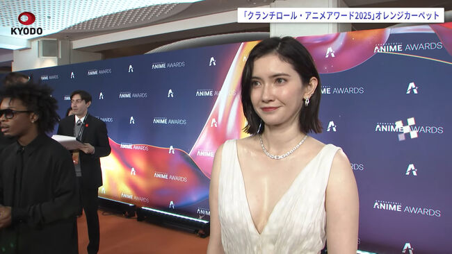 【画像24枚】モデル市川紗椰がクランチロール・アニメアワード2025で過激ドレス谷間おっぱい披露!003