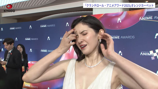 【画像24枚】モデル市川紗椰がクランチロール・アニメアワード2025で過激ドレス谷間おっぱい披露!004