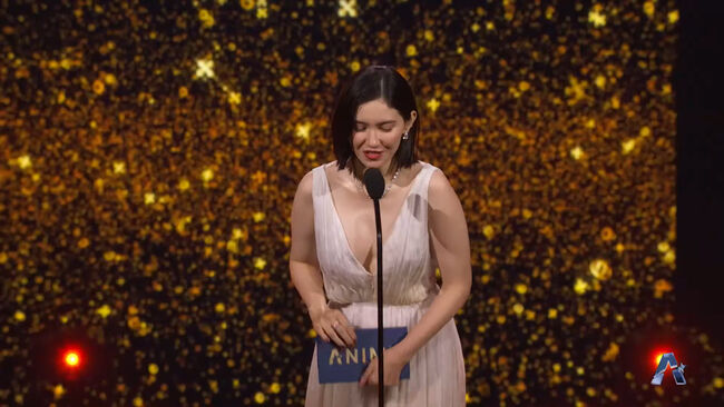 【画像24枚】モデル市川紗椰がクランチロール・アニメアワード2025で過激ドレス谷間おっぱい披露!009