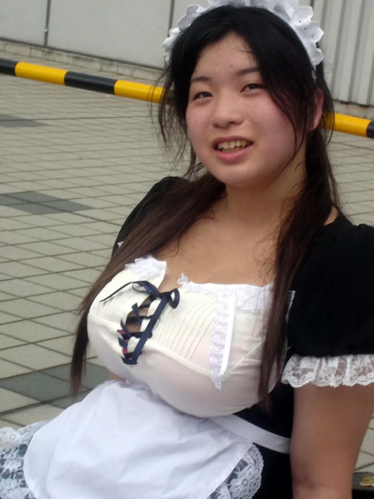 地味巨乳エロ画像006