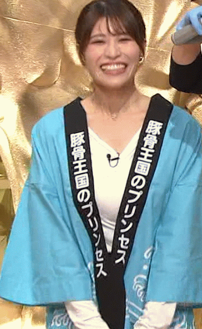 【画像7枚】テレQ岡田桃佳アナが「世界ラーメンNo.1決定戦」で爆乳谷間がチラ見えする放送事故！006