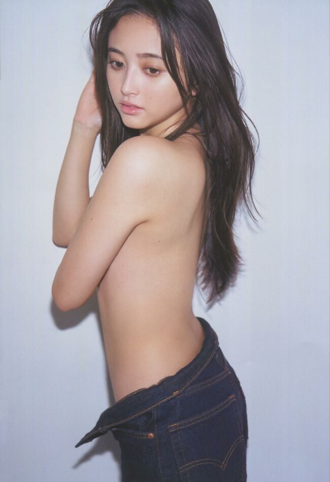 【画像9枚】乃木坂46エース井上和が最新写真集で全裸手ブラセミヌード解禁！現役トップアイドルが大胆露出にネット大荒れｗｗｗ003