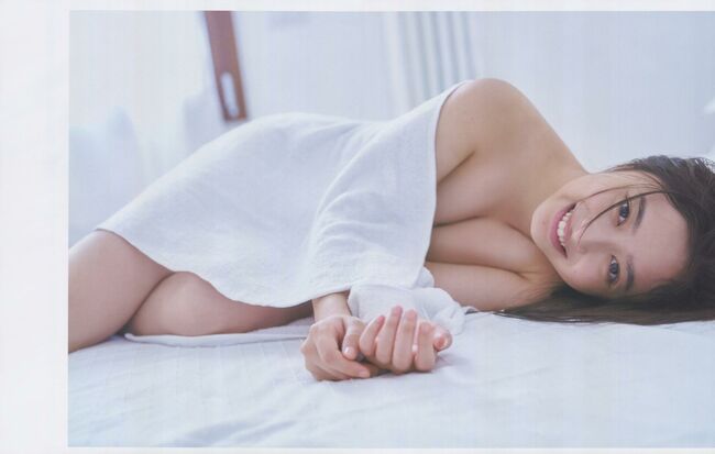 【画像9枚】乃木坂46エース井上和が最新写真集で全裸手ブラセミヌード解禁！現役トップアイドルが大胆露出にネット大荒れｗｗｗ007