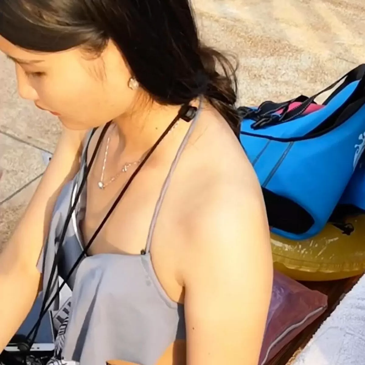 貧乳水着エロ画像010