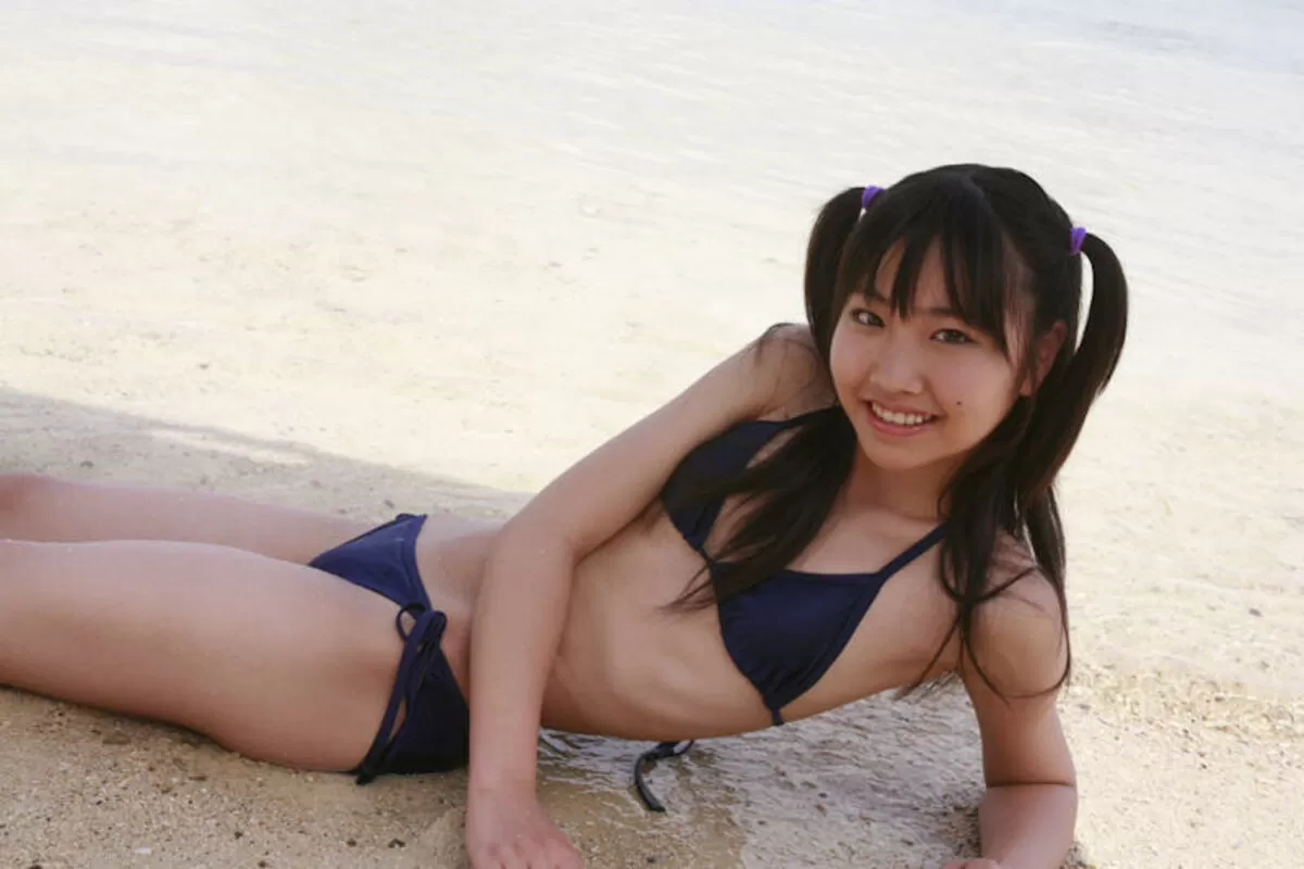 貧乳水着エロ画像098