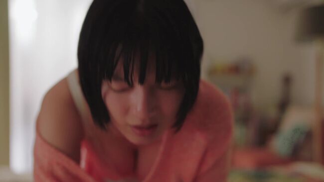 【画像18枚】聖ラブサバイバーズ第1話で元E-girls石井杏奈が後背位谷間見せ濡れ場！006