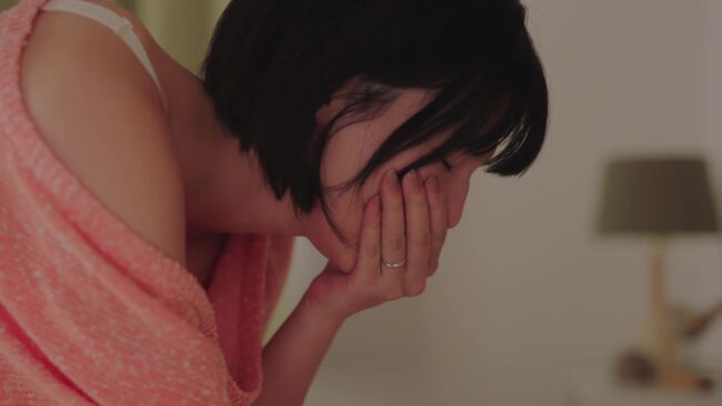 【画像18枚】聖ラブサバイバーズ第1話で元E-girls石井杏奈が後背位谷間見せ濡れ場！010