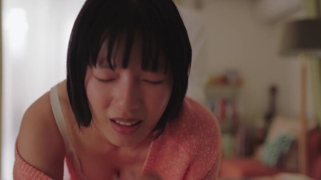 【画像18枚】聖ラブサバイバーズ第1話で元E-girls石井杏奈が後背位谷間見せ濡れ場！013