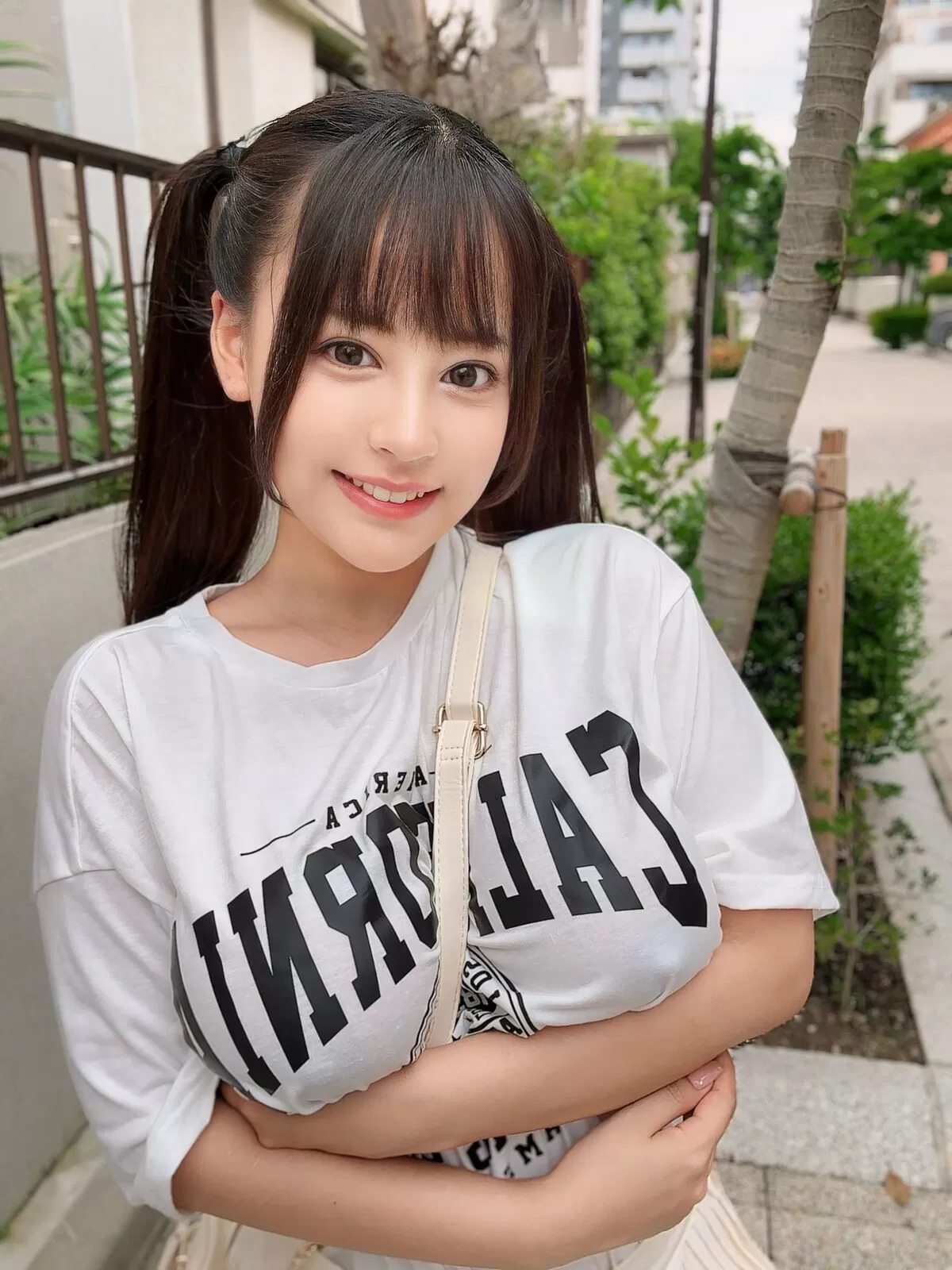 ノーブラエロ画像015