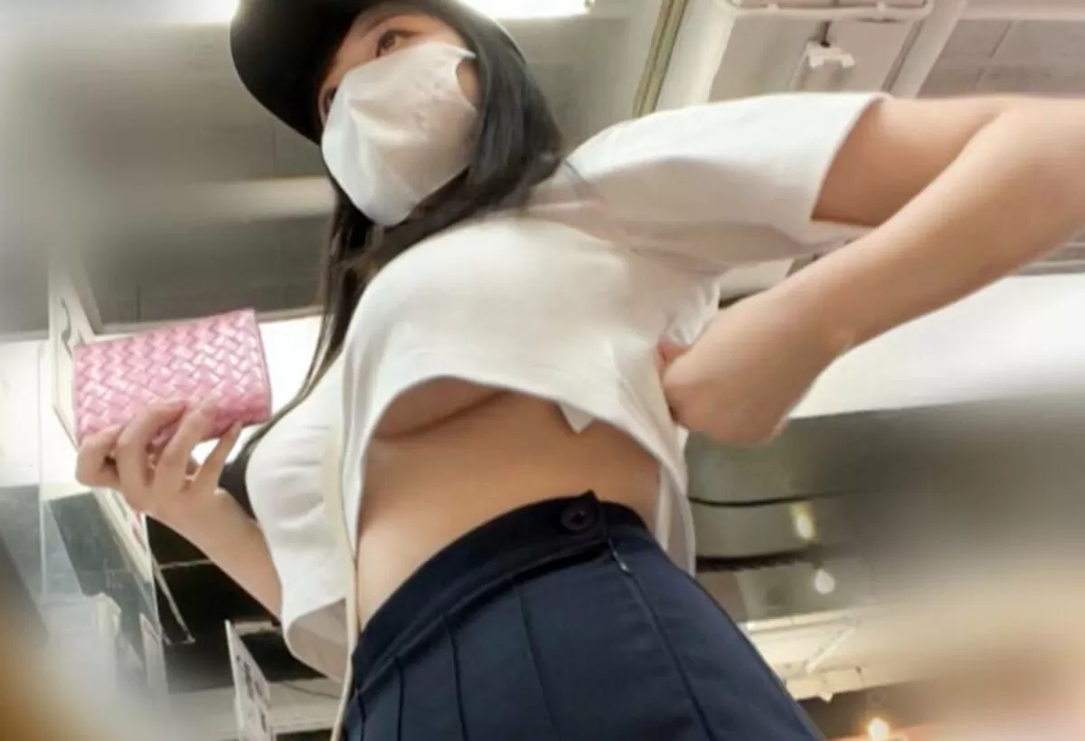 ノーブラエロ画像044