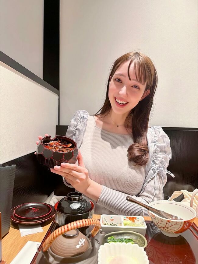 【画像7枚】静岡朝日テレビアナウンサー佐々木沙羅が着衣巨乳自撮り投稿で乳好きがざわつく002