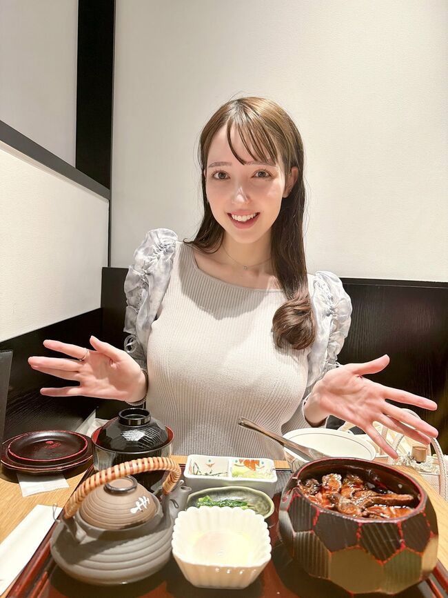 【画像7枚】静岡朝日テレビアナウンサー佐々木沙羅が着衣巨乳自撮り投稿で乳好きがざわつく003