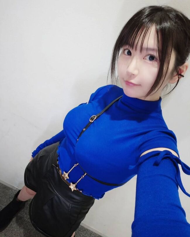 【画像6枚】声優・小岩井ことりが着衣巨乳パイスラ自撮りを投稿!ロケットおっぱいすぎる!005