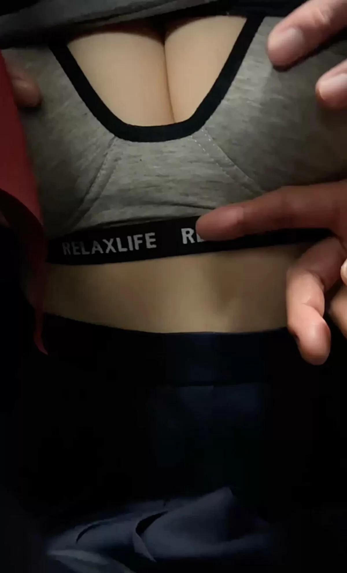 【画像84枚】満員電車で乳痴漢する痴漢師たち042