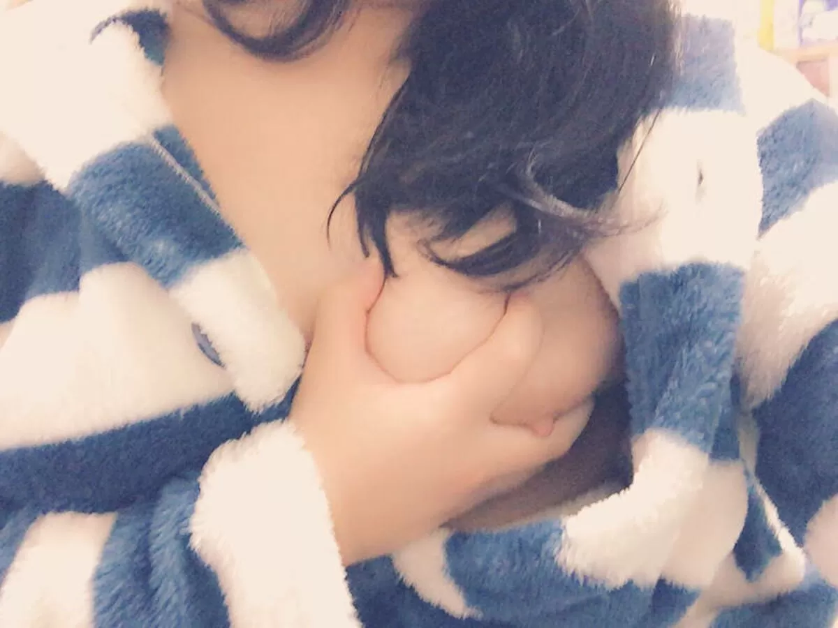 【セルフ乳揉みエロ画像】言ってくれれば私が揉みますのに…107