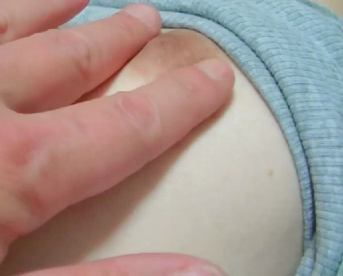 陥没乳首を掘り起こしたい!そんな欲求が湧き上がるおっぱい画像095