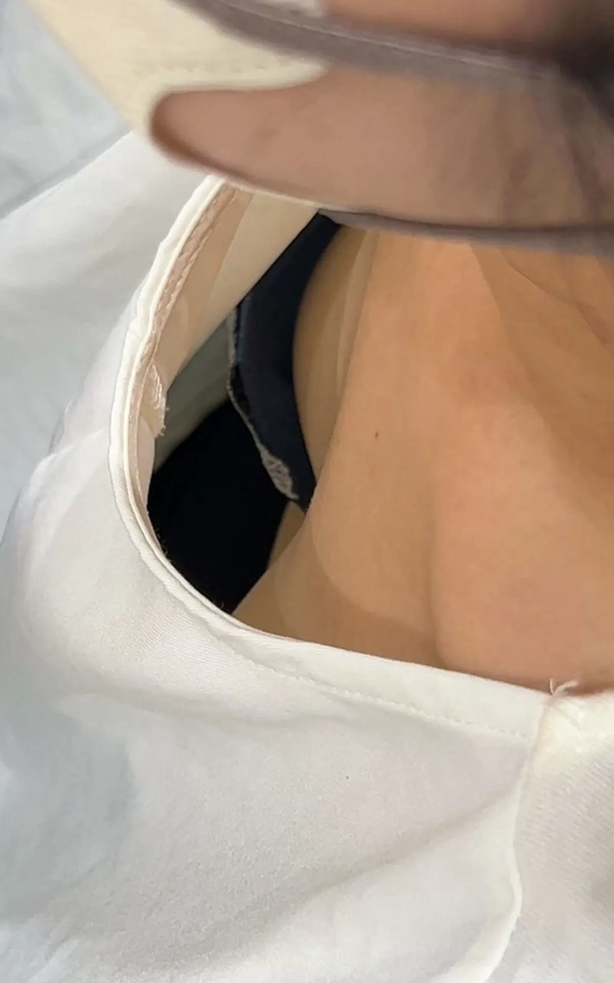 JD胸チラエロ画像015