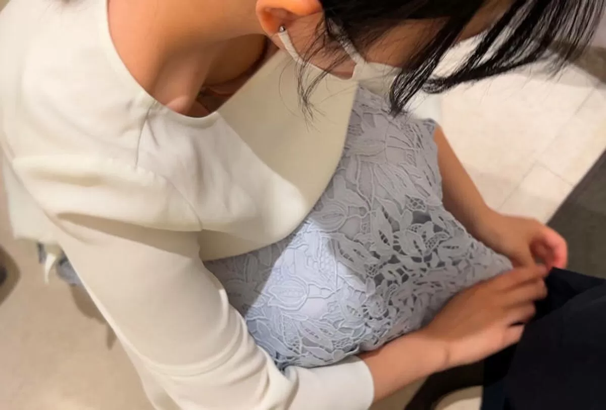 JD胸チラエロ画像018