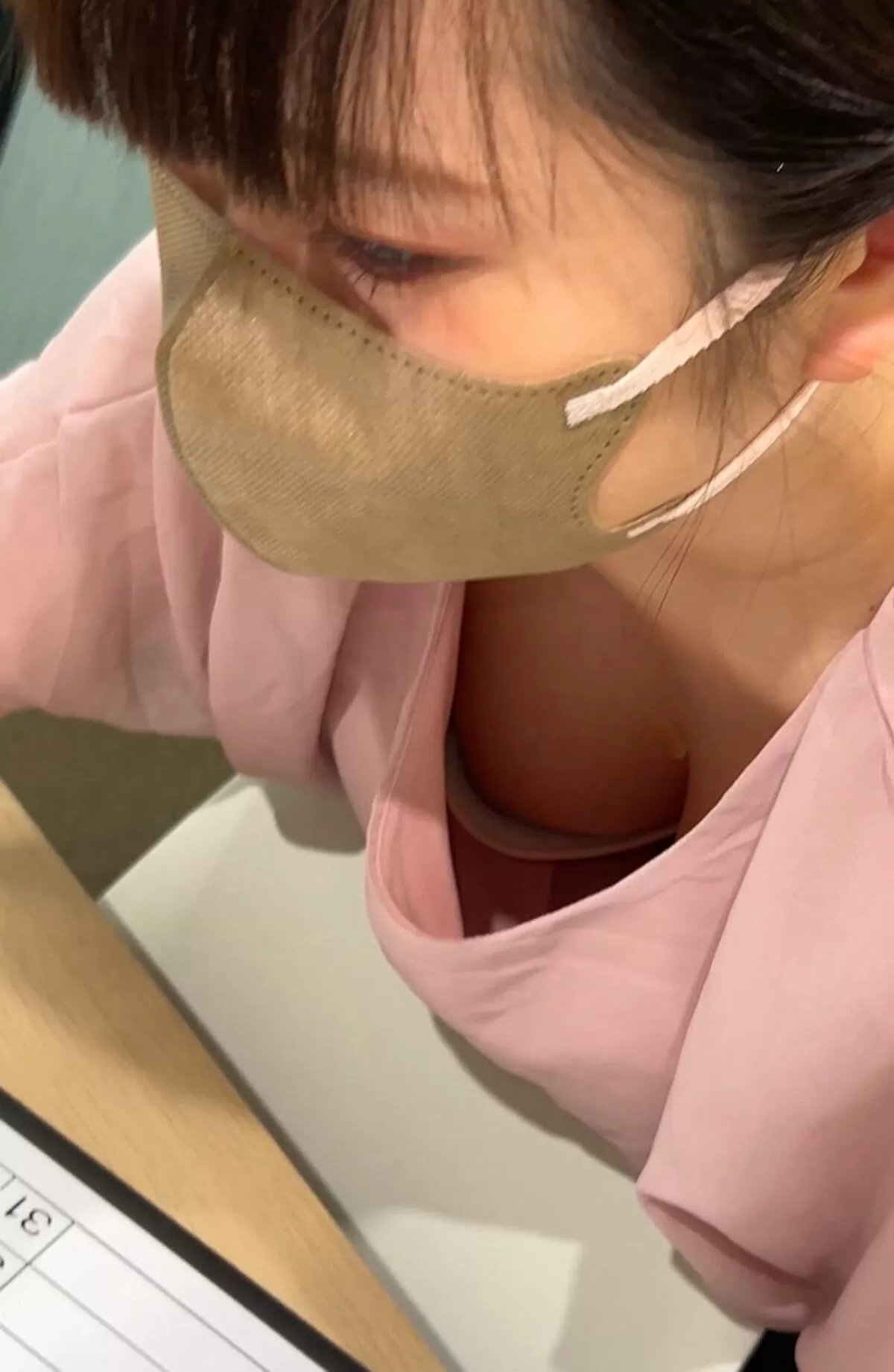 JD胸チラエロ画像022