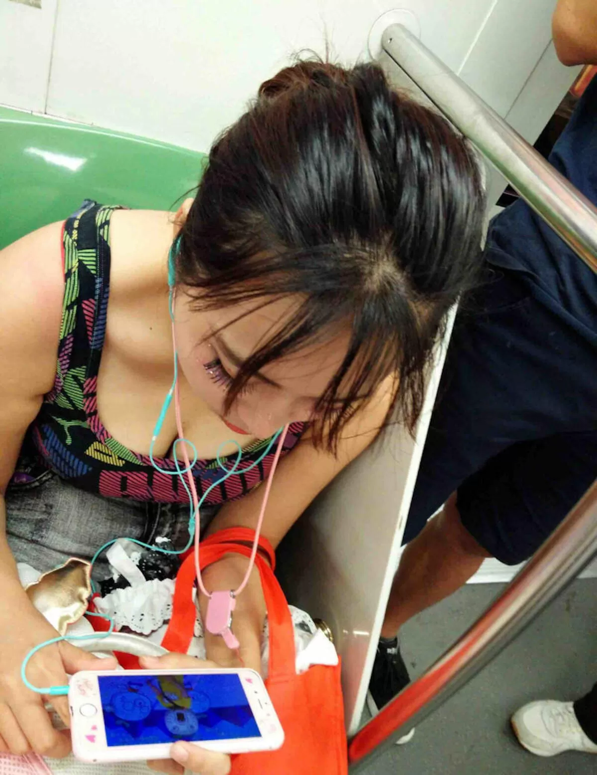 JD胸チラエロ画像030