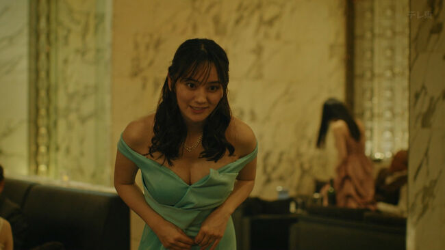 【画像5枚】ドラマ「失踪人捜索班」第3話で岡田結実が豊満な谷間おっぱいを大胆披露！005