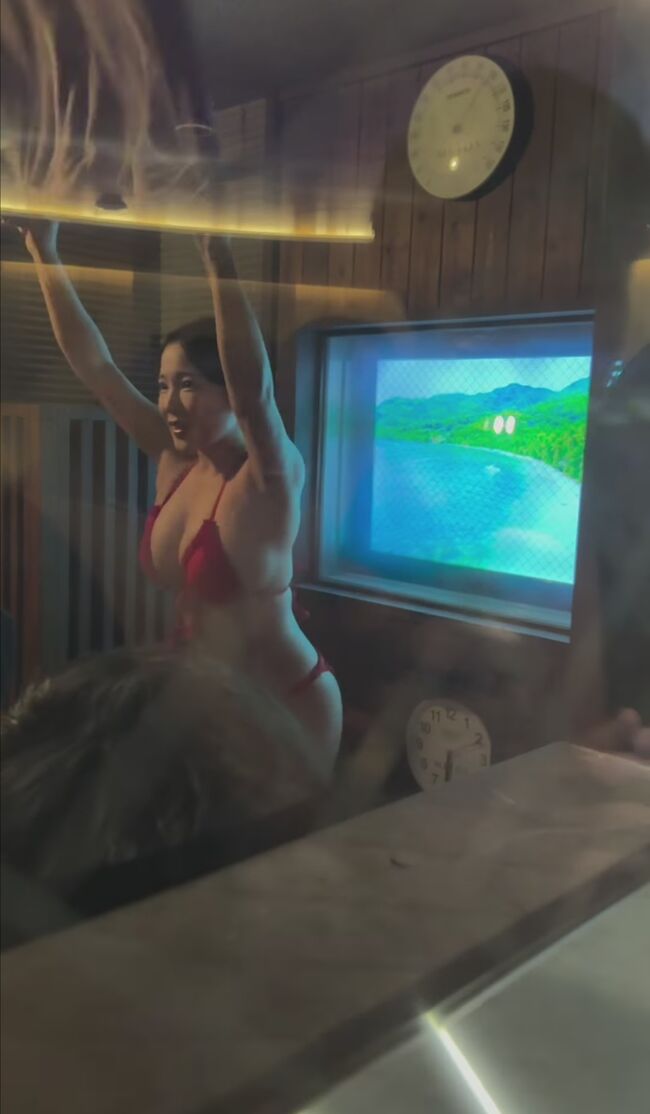 【画像11枚＋動画1本】爆乳グラドル天木じゅんが無料サウナイベントに来店！乳揺れロウリュウがエロすぎる006