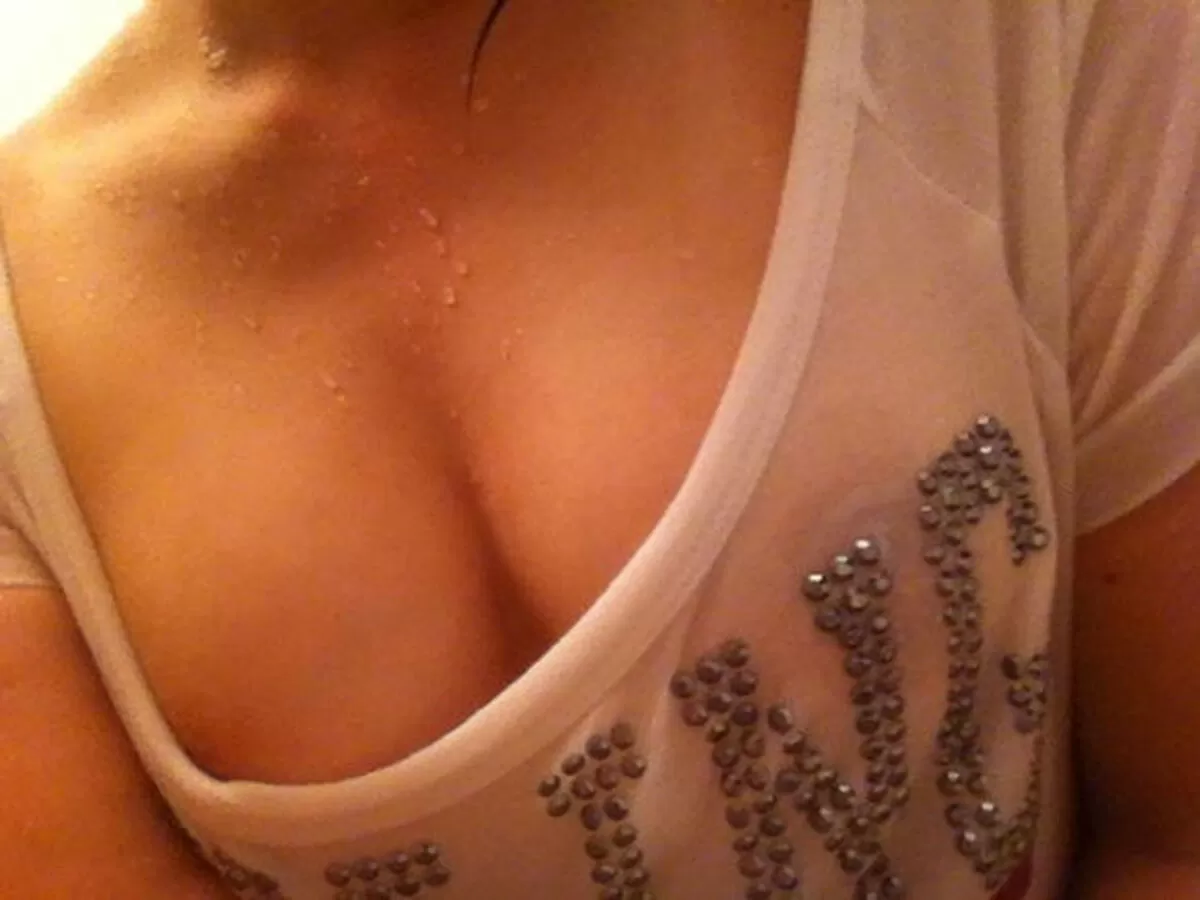 塗れた布に透けるおっぱいエロ画像62枚055