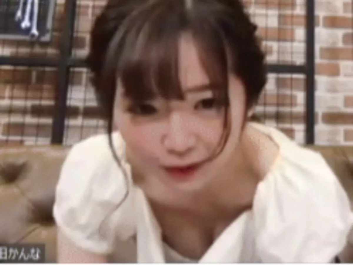 生放送胸チラエロ画像040