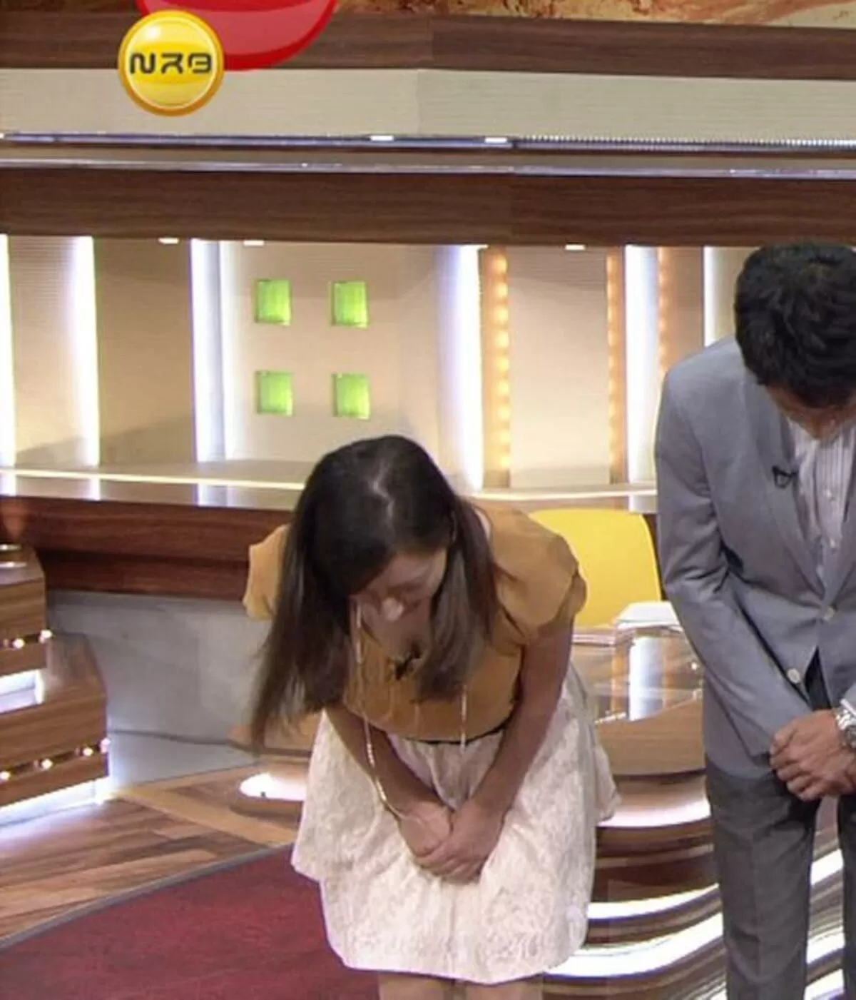 生放送胸チラエロ画像048