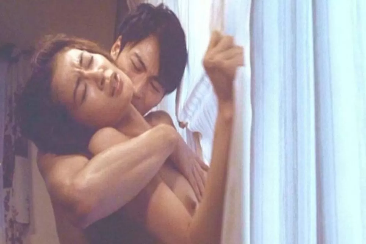 映画で貧乳を出した女優のおっぱいエロ画像007