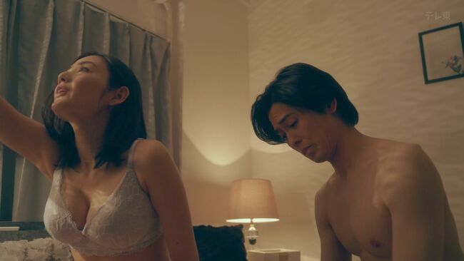 【画像9枚】ドラマ「この愛は間違いですか」で片山萌美が巨乳ブラジャー濡れ場を披露！004