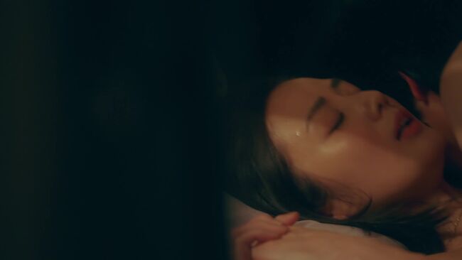 【画像9枚】ドラマ「この愛は間違いですか」で片山萌美が巨乳ブラジャー濡れ場を披露！006