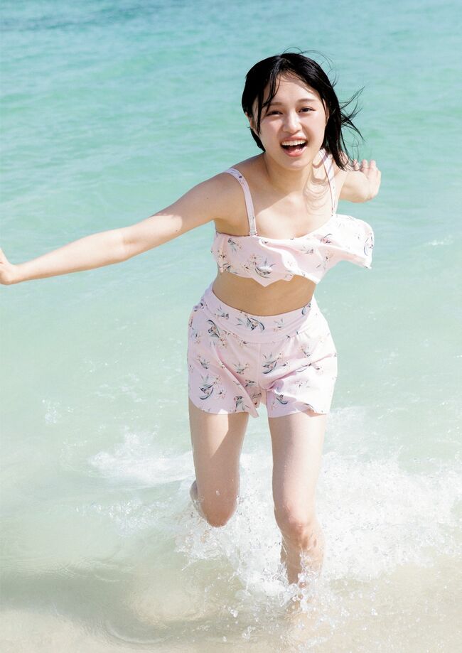 【画像】ラブライブ声優・絵森彩が成長したおっぱいを大胆にさらけ出す！002