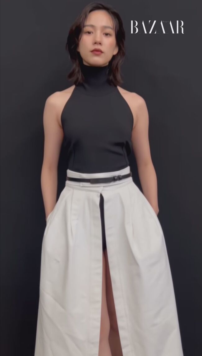 【画像】のん(31)が黒パンツ丸見えの隙間ファッションを披露!005