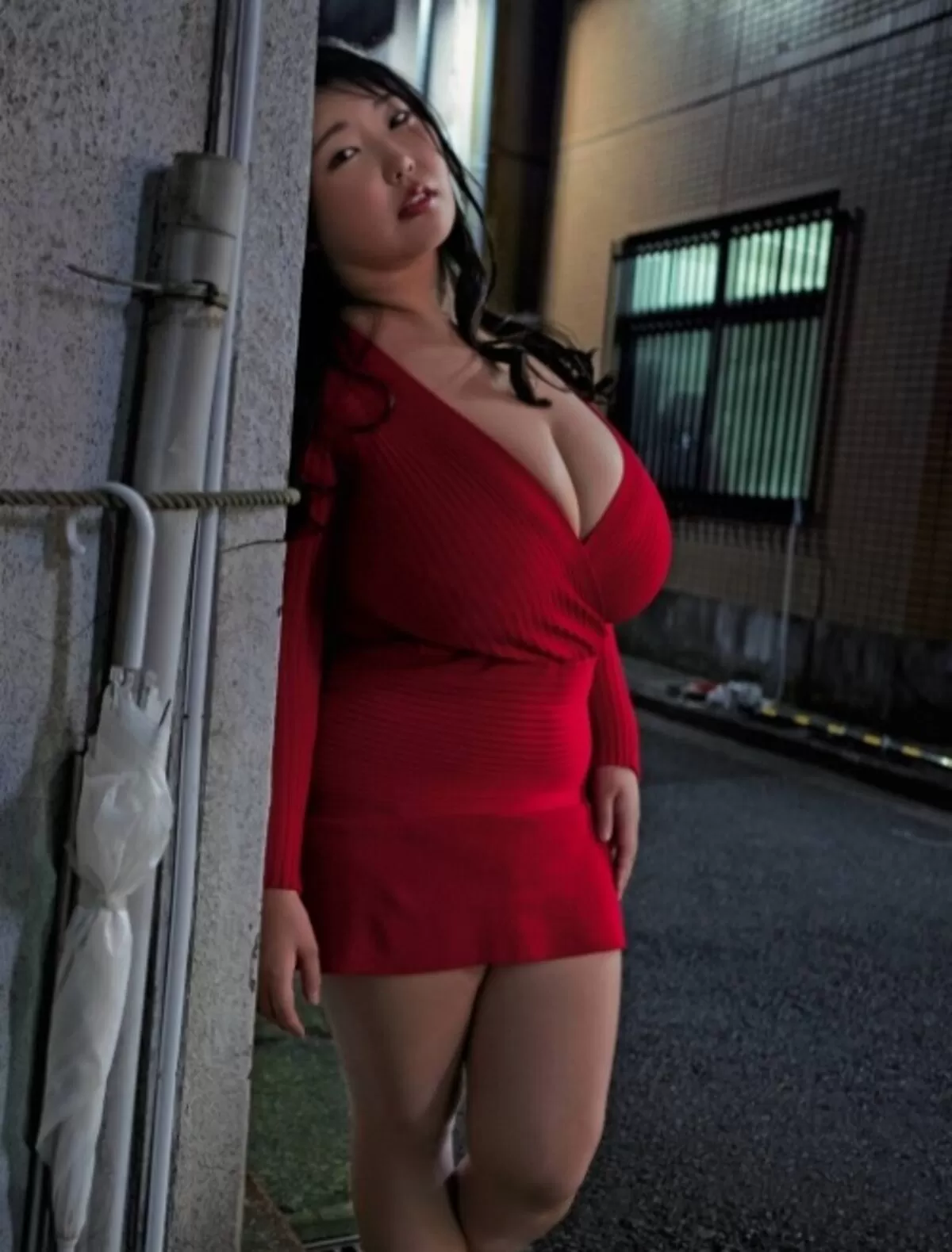 デケェってレベルの話じゃねえ!超乳グラビアエロ画像030