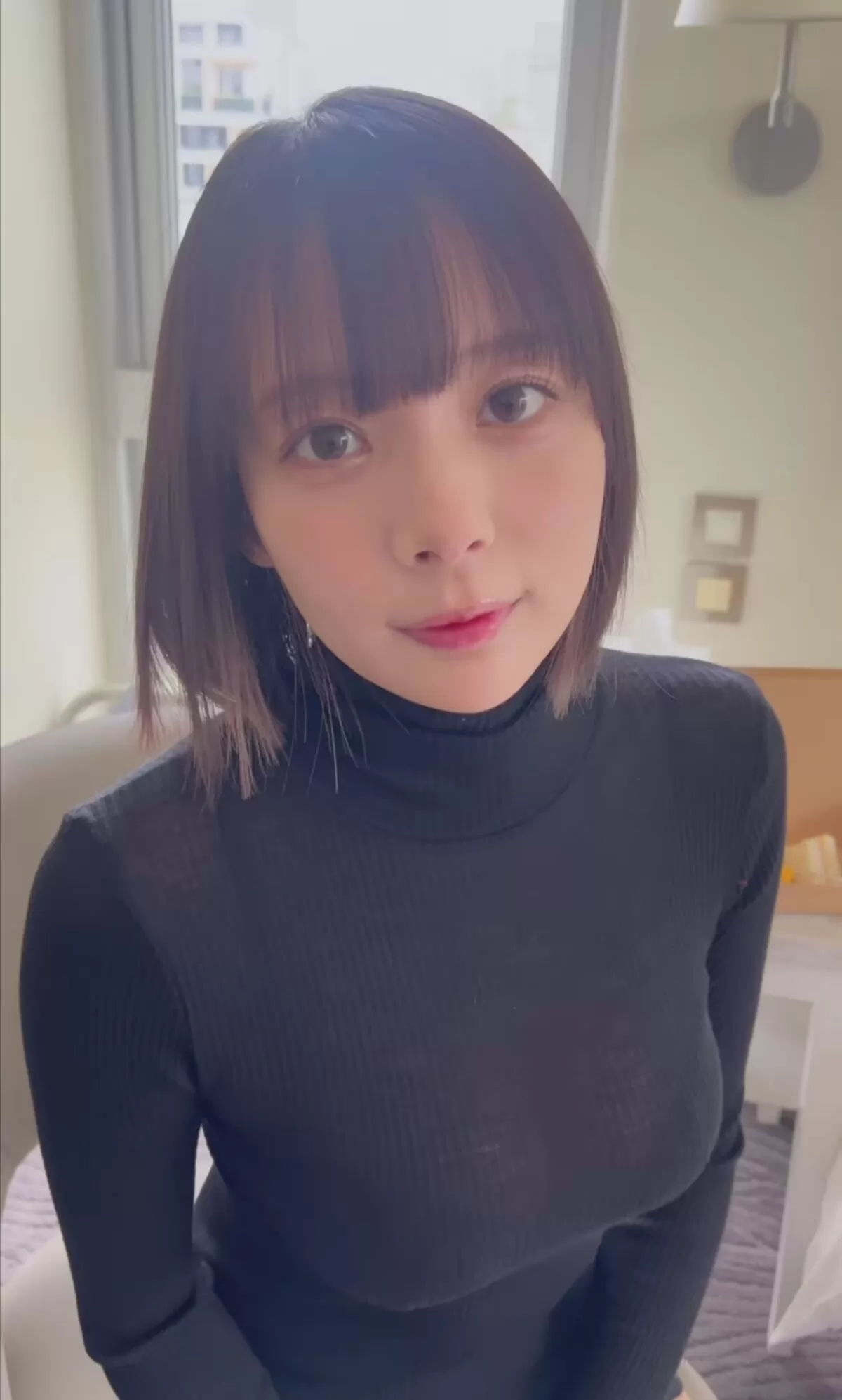 抱きしめられたい!巨乳女子のニットおっぱいエロ画像004