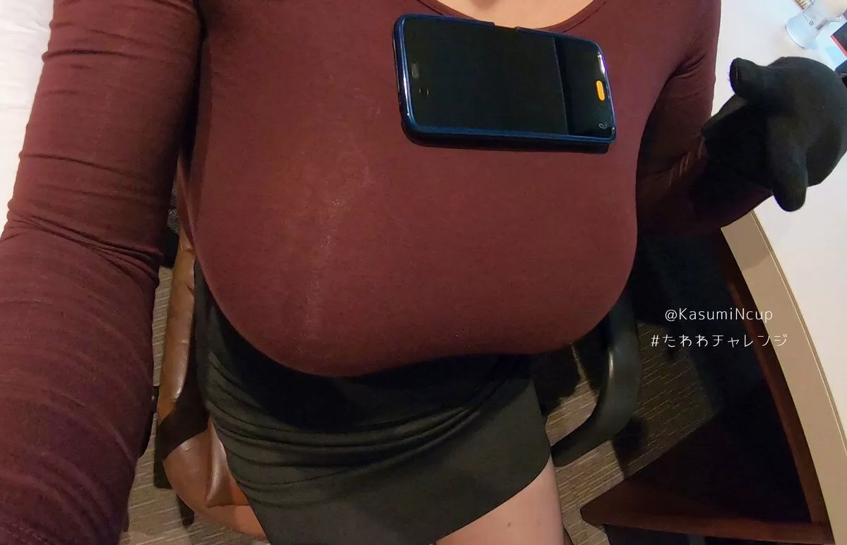 抱きしめられたい!巨乳女子のニットおっぱいエロ画像017