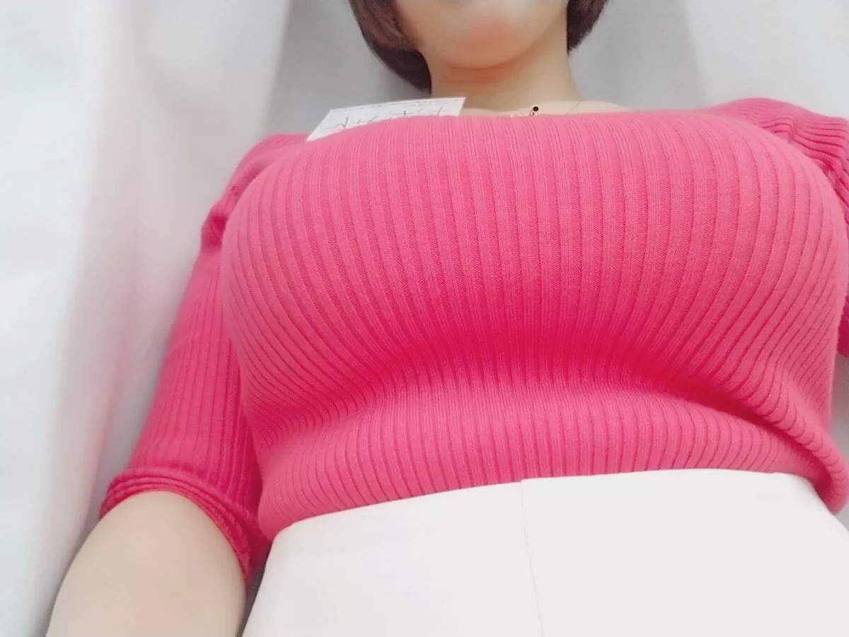 抱きしめられたい!巨乳女子のニットおっぱいエロ画像019