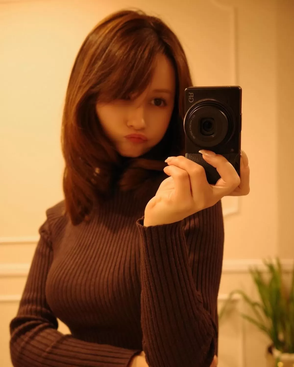 抱きしめられたい!巨乳女子のニットおっぱいエロ画像032