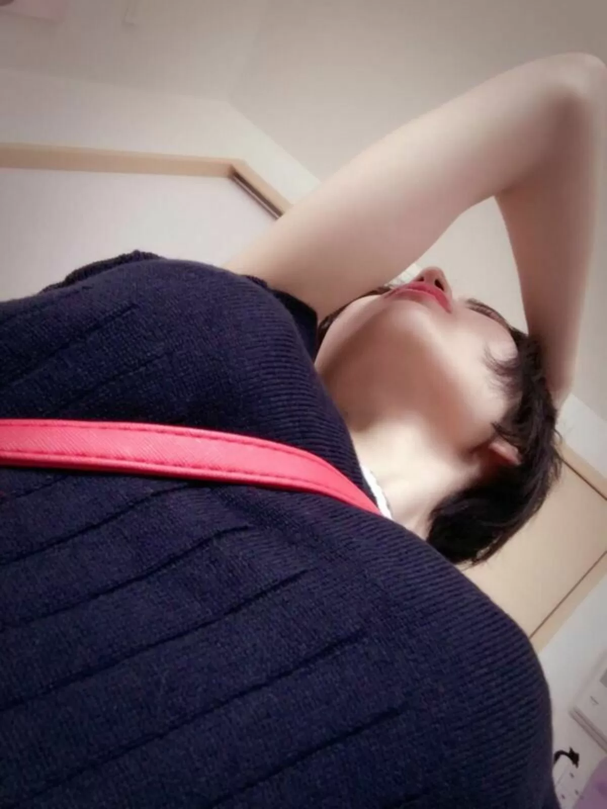 抱きしめられたい!巨乳女子のニットおっぱいエロ画像038