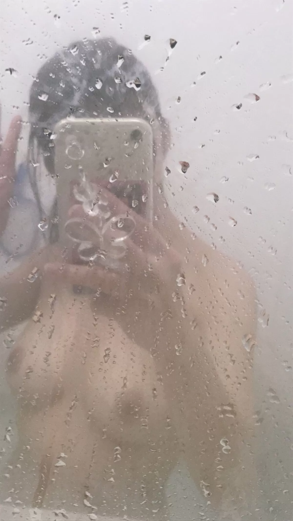 【画像】鏡の前でおっぱい自撮りする変態女子たち024