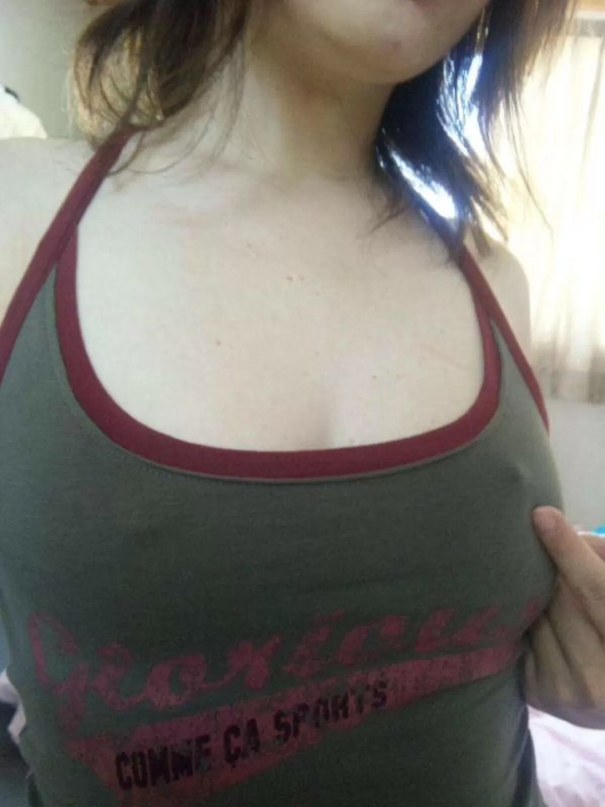 キャミソール越しのおっぱいエロ画像066