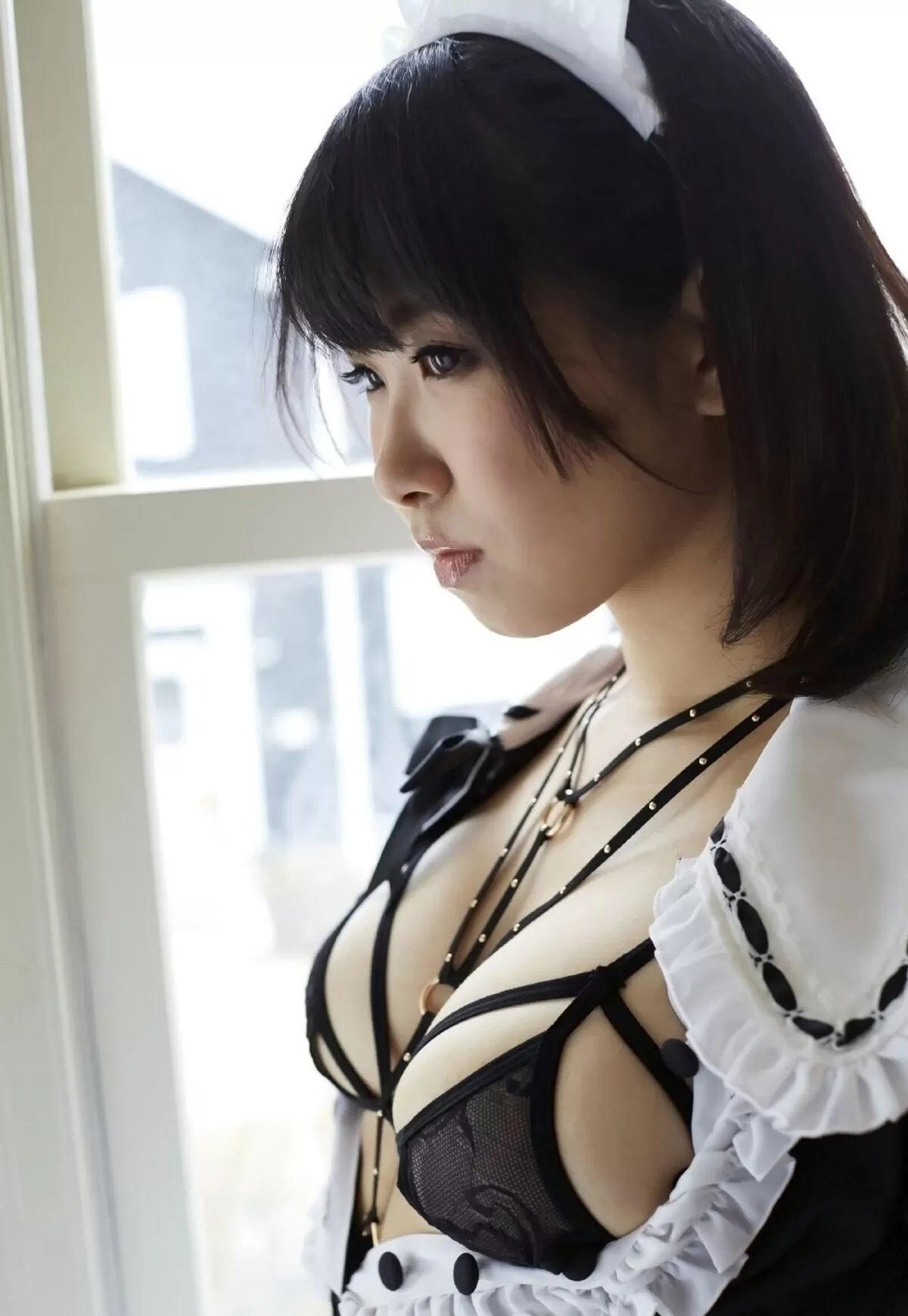 黒いブラジャーに包まれた巨乳エロ画像029