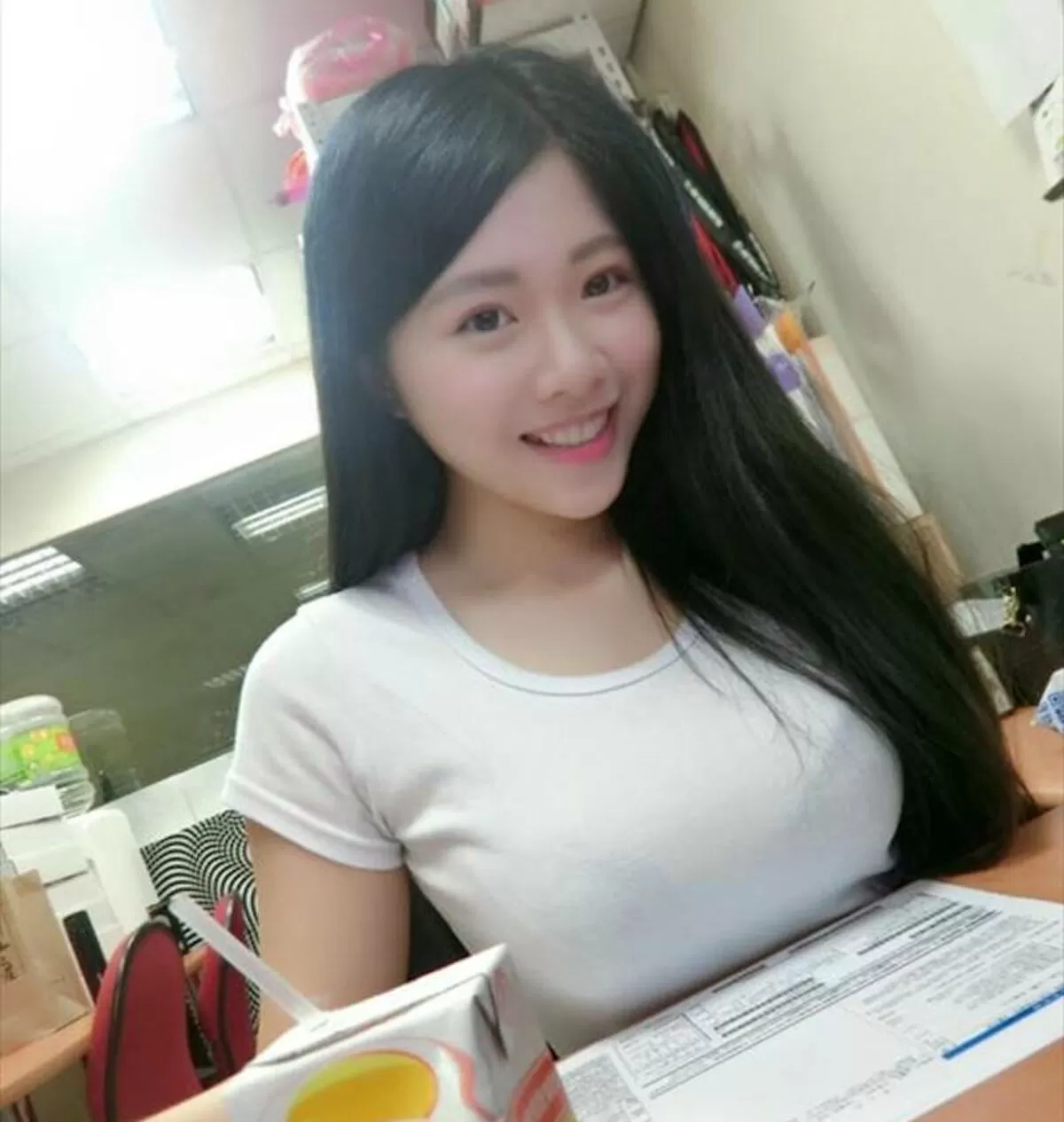 Tシャツおっぱいエロ画像064