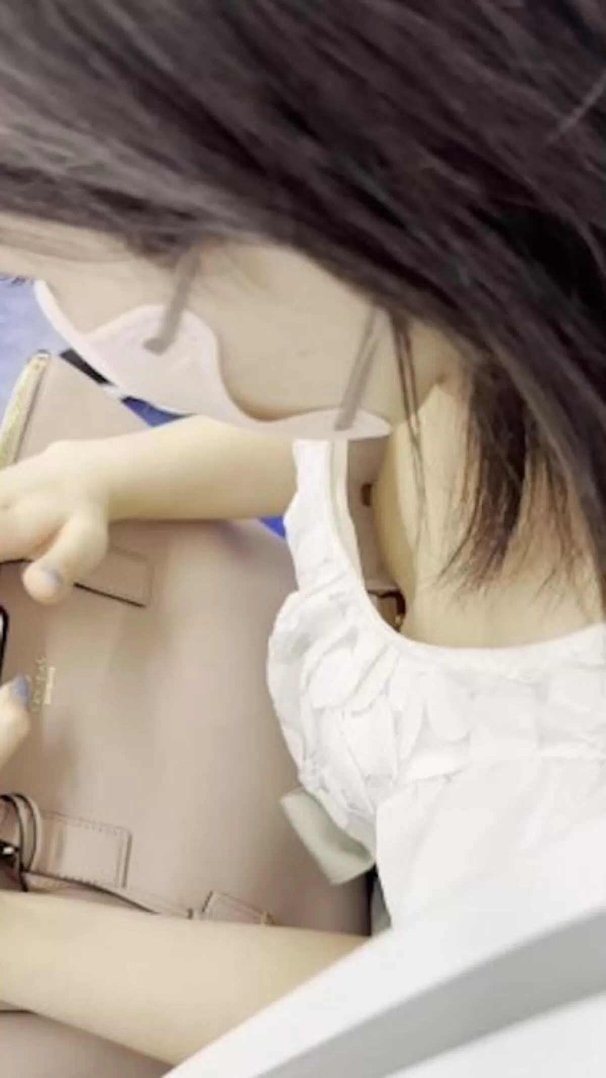 【盗撮 貧乳】ちっぱいを隠し撮り!スッカスカだから丸見えだよぉ014